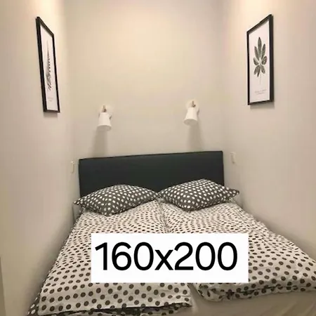 Апартаменты Happy Plentiful Old Town Studio, Self Check-in, Ac, Parking In The Underground Garage Вильнюс