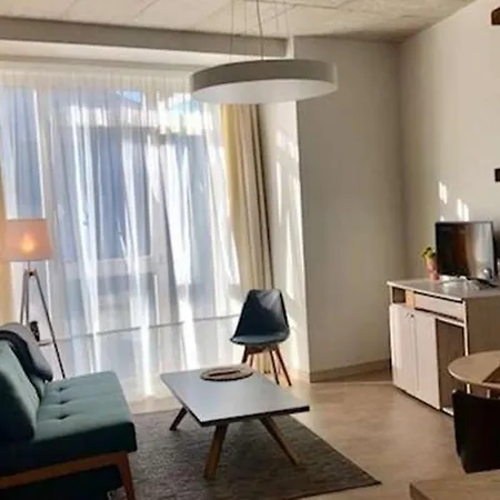 Happy Inn Plentiful Old Town Studio, Self Check-In, Ac, Parking In The Underground Garage *