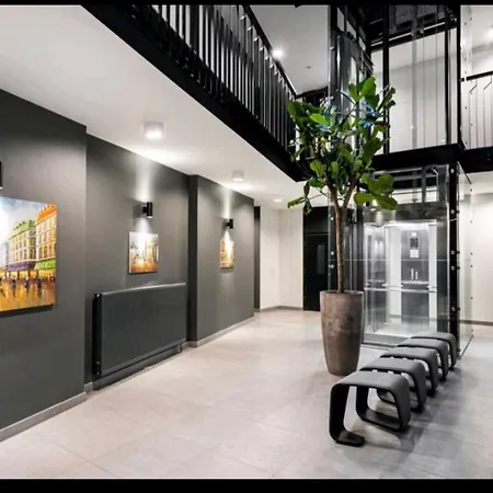 Happy Plentiful Old Town Studio, Self Check-in, Ac, Parking In The Underground Garage *